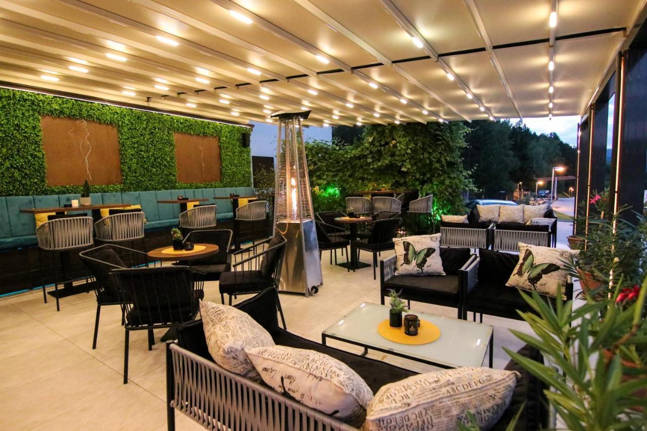 Hotel Happy Dimitrovgrad Exterior photo