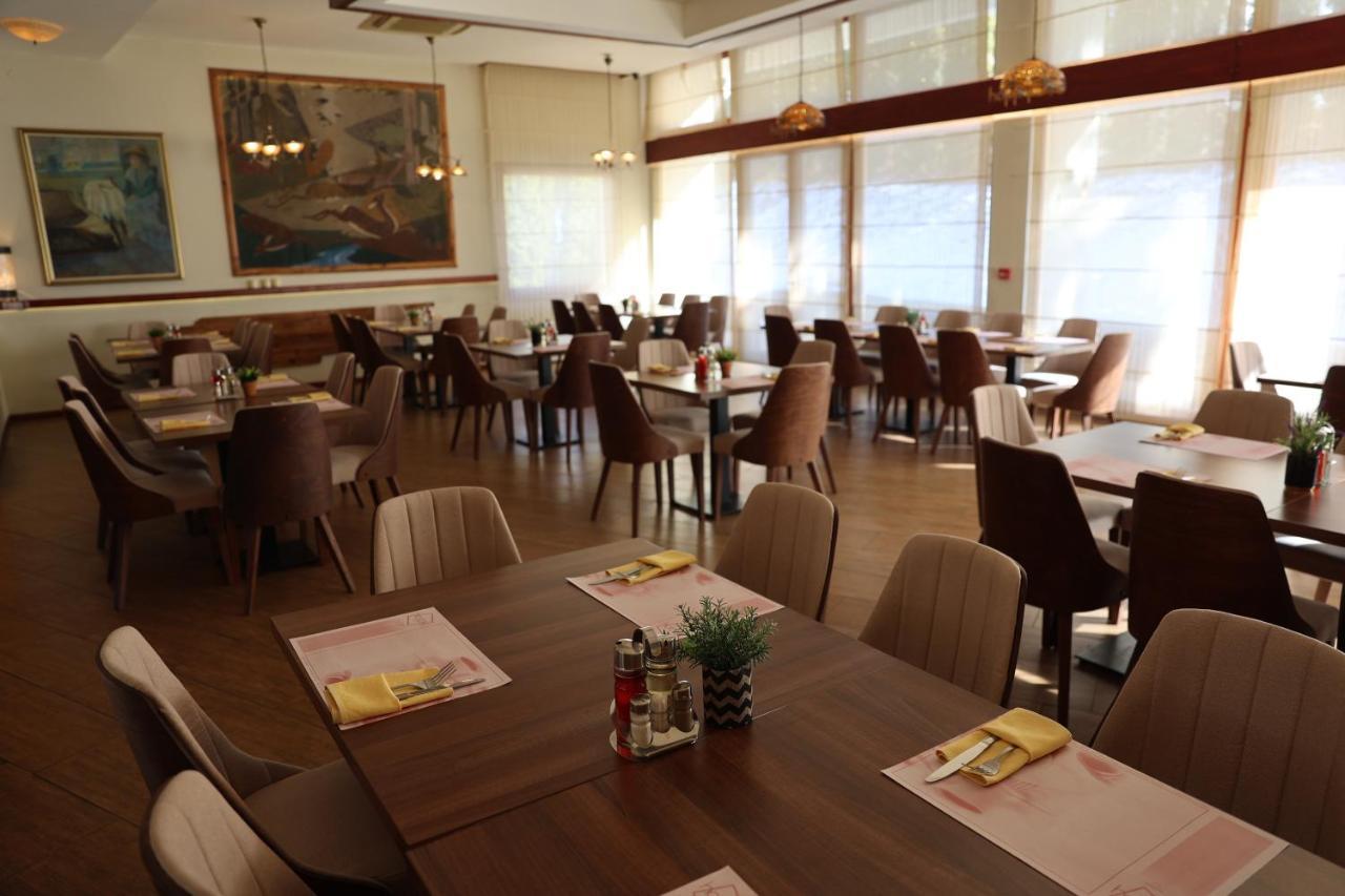 Hotel Happy Dimitrovgrad Exterior photo