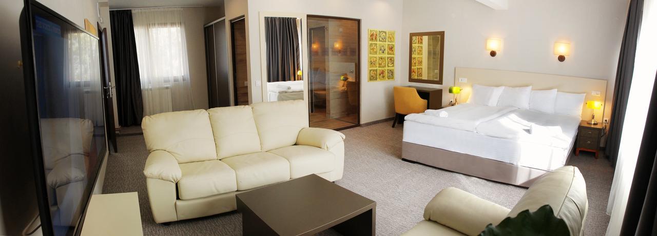 Hotel Happy Dimitrovgrad Exterior photo